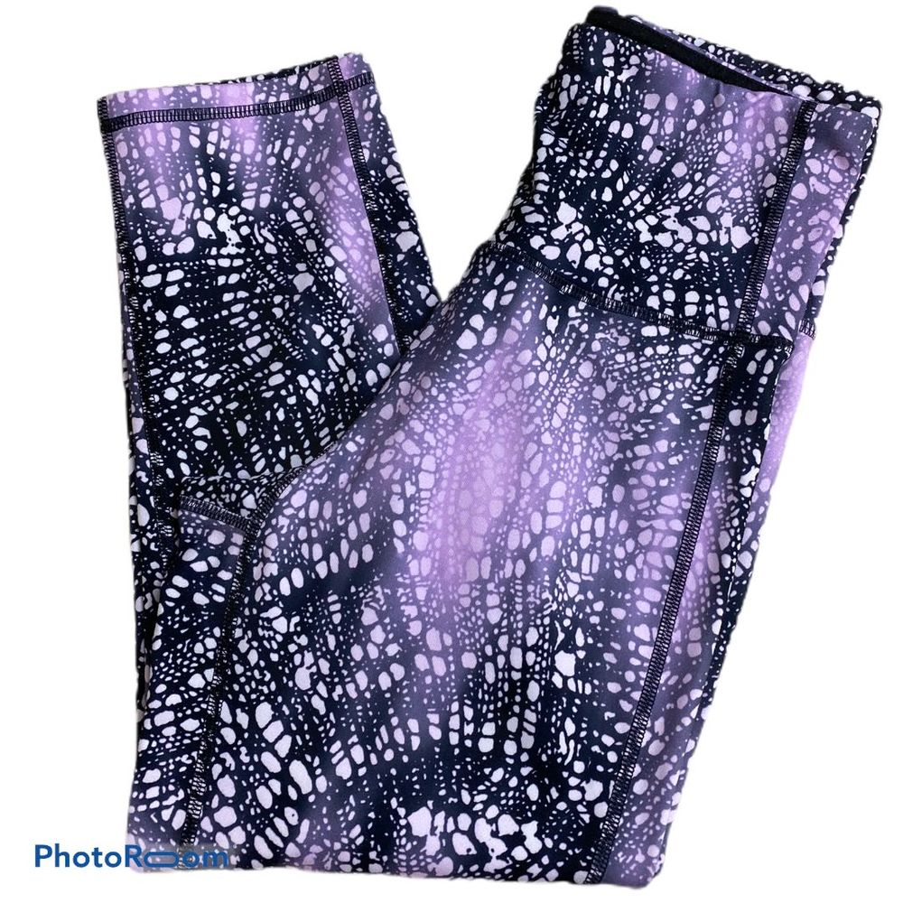 C9 Graffiti crop athletic leggings size Small - Picture 8 of 11